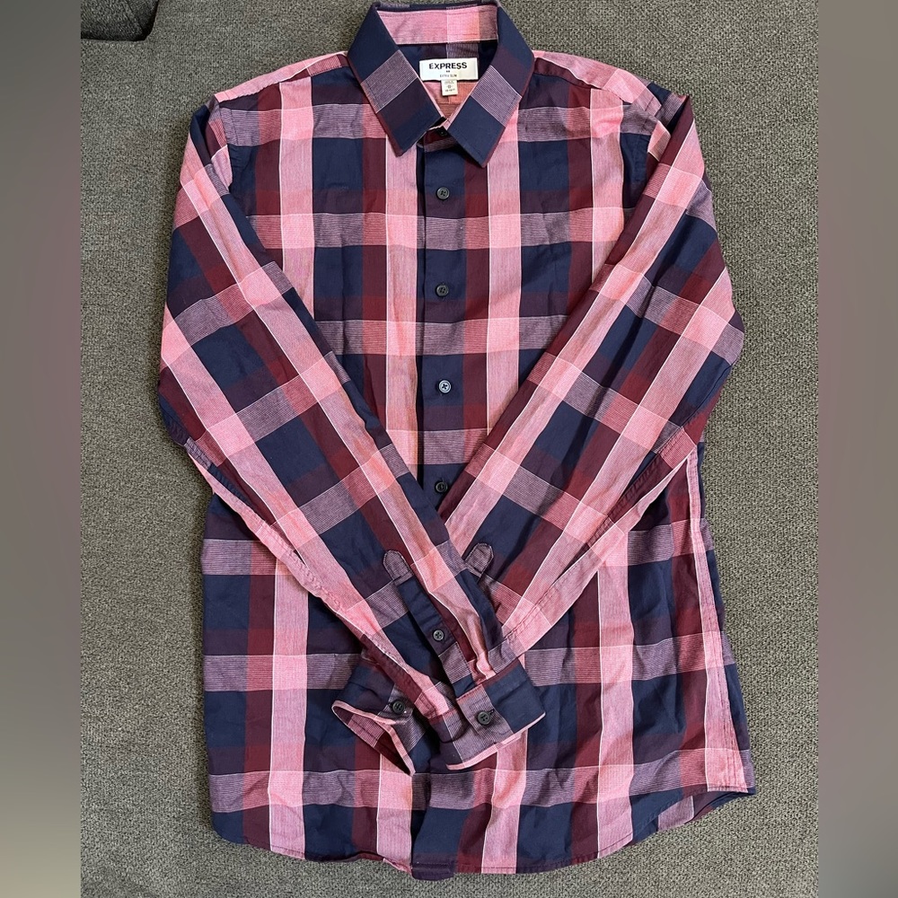 Men’s Express dress shirt, size Medium Extra Slim